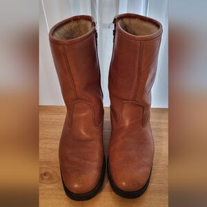 Brown leather fur lined Armothred oil resistant boots size 8.5
